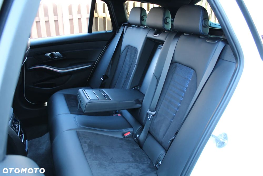 BMW Seria 3 320i M Sport sport - 25