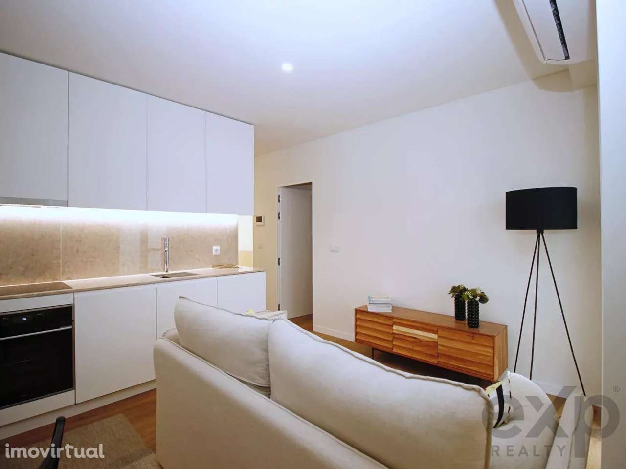 Apartamento T0+1 - Santo Amaro - Alcântara - Grande imagem: 2/16