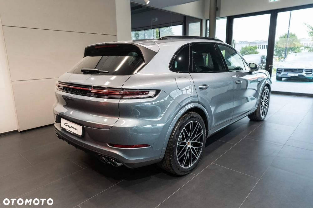 Porsche Cayenne E-Hybrid PHEV Black Edition - 4