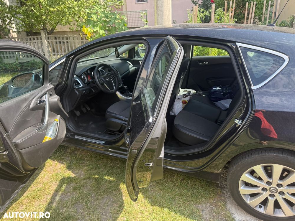 Opel Astra 2014 photo 3