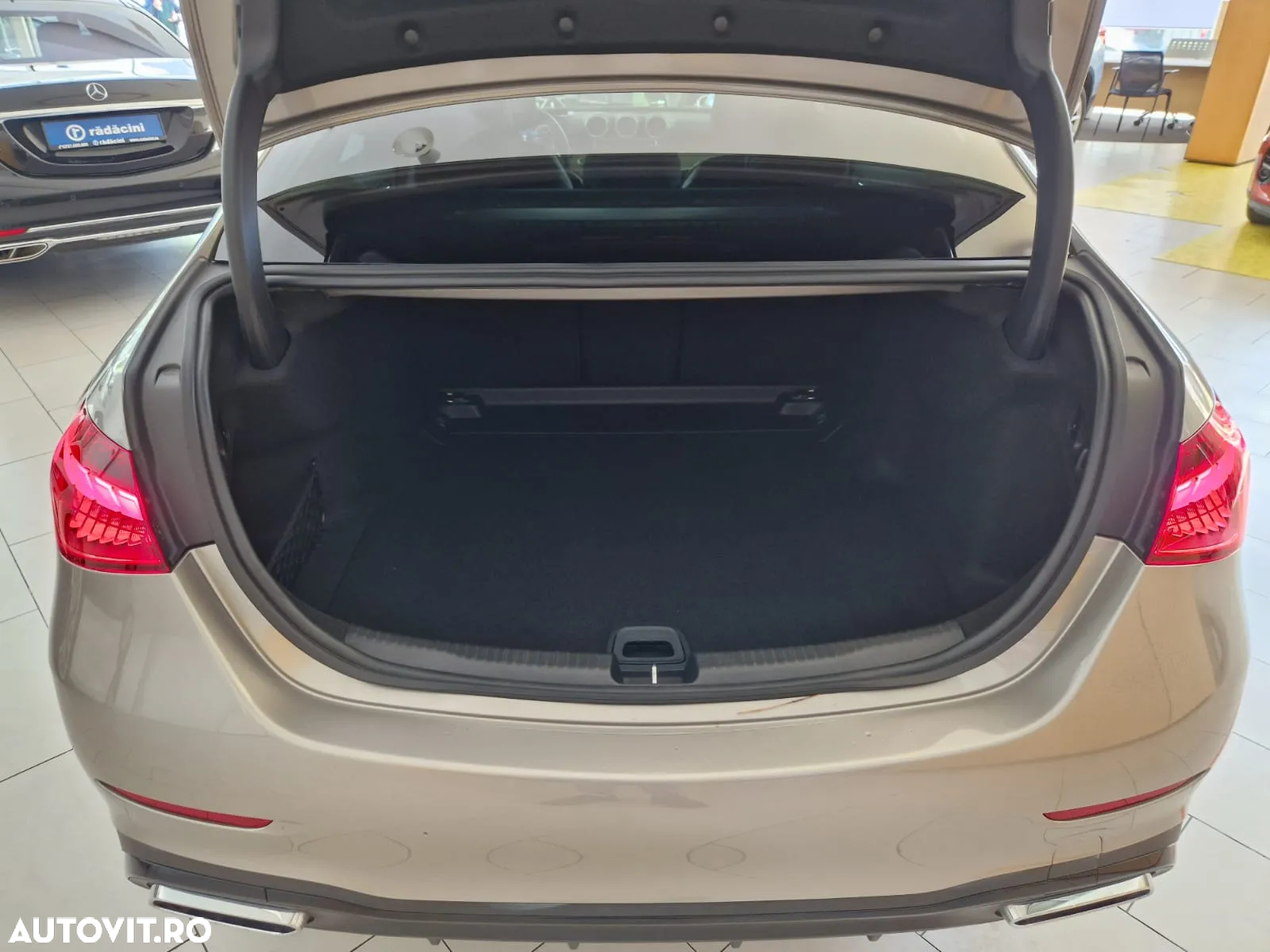 Mercedes-Benz C 300 MHEV 4MATIC - 32