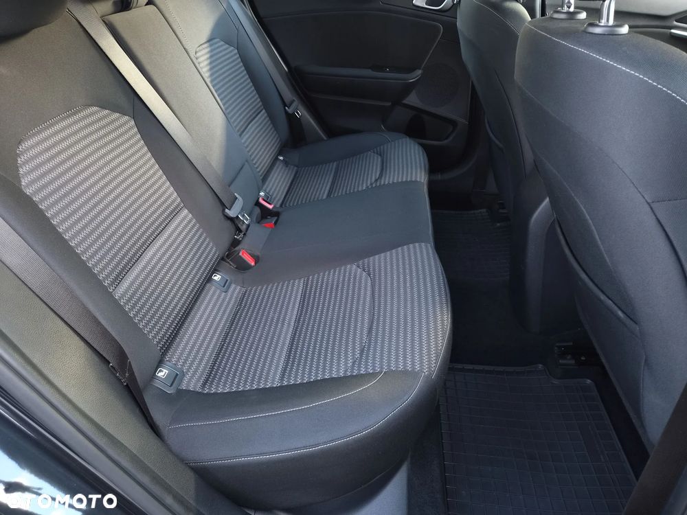 Kia Ceed 1.5 T-GDI M - 25