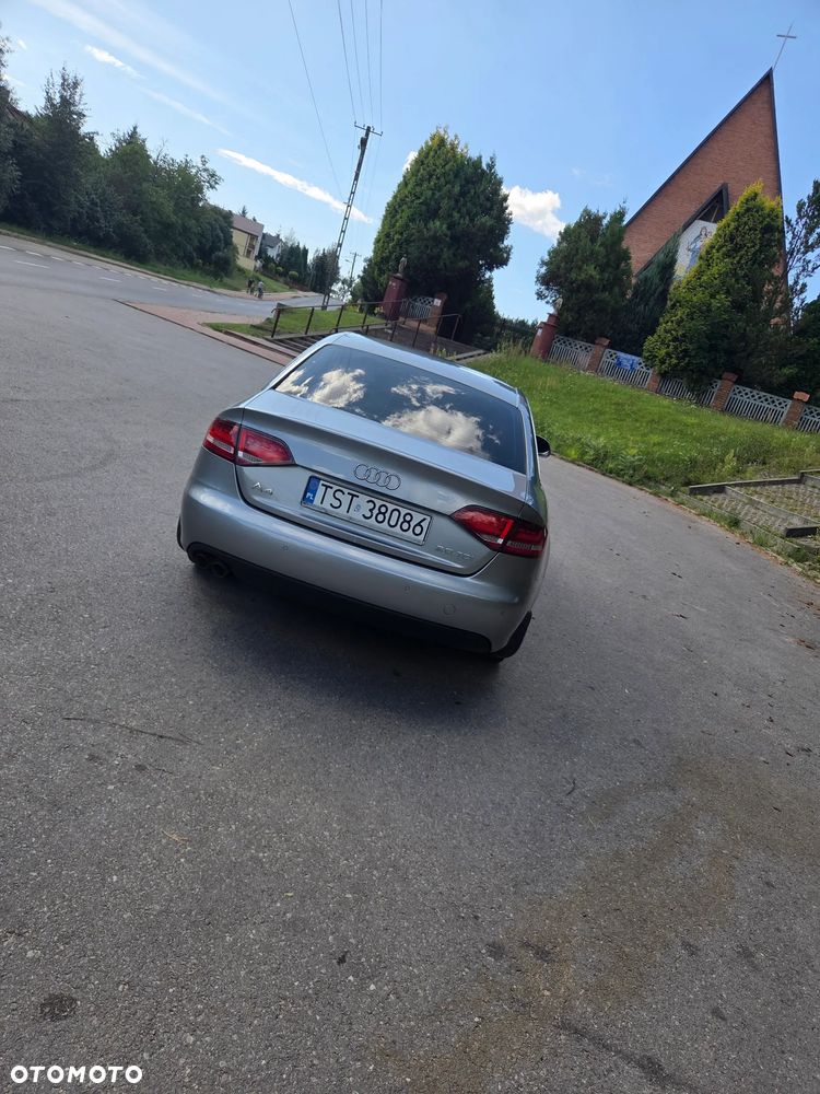 Audi A4 Limousine - 3