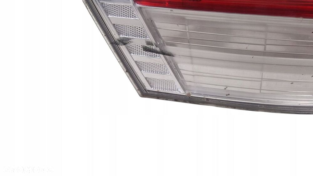 TOYOTA AVENSIS T27 SEDAN 1 LAMPA TYLNIA LEWA ORG. - 2