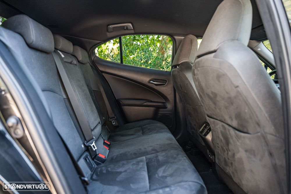 Lexus UX 250h Executive+ - 31