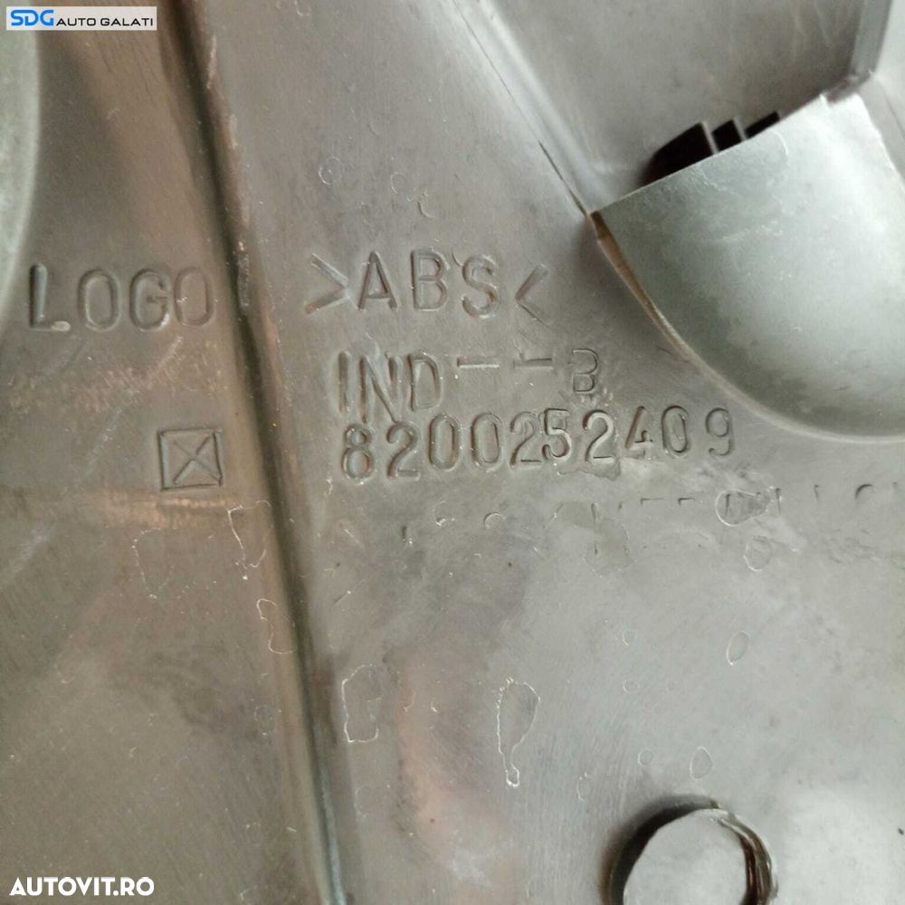 Capac Protectie Antifonare Motor Renault Clio 2 1.5 DCI 1998 - 2012 Cod 8200299952 [271M2] - 8