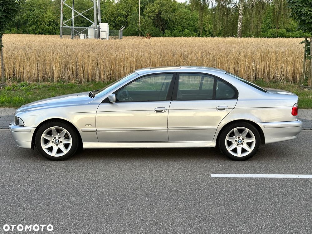 BMW Seria 5 520i - 6