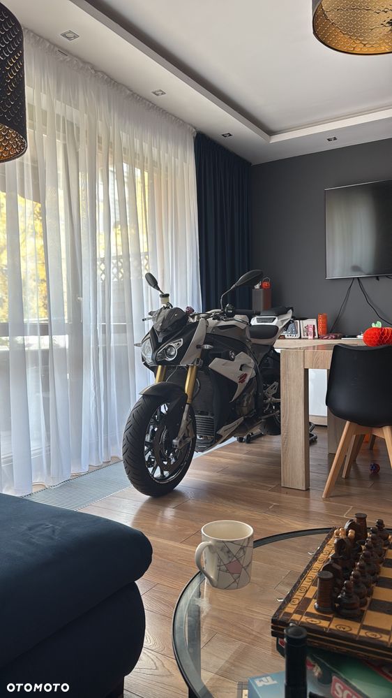 BMW S - 40