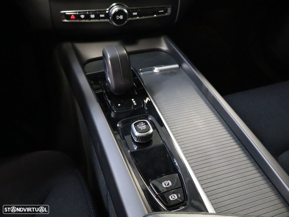 Volvo XC 60 2.0 T6 PHEV Inscription AWD - 19