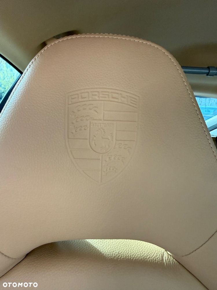 Porsche Panamera 4 - 25