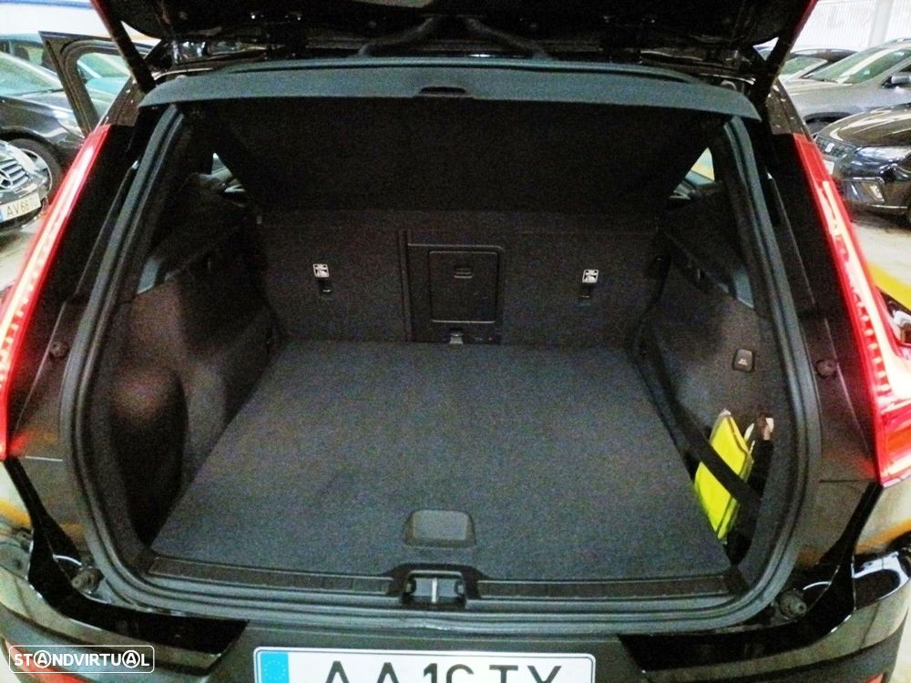 Volvo XC 40 1.5 T5 PHEV Momentum Plus - 12