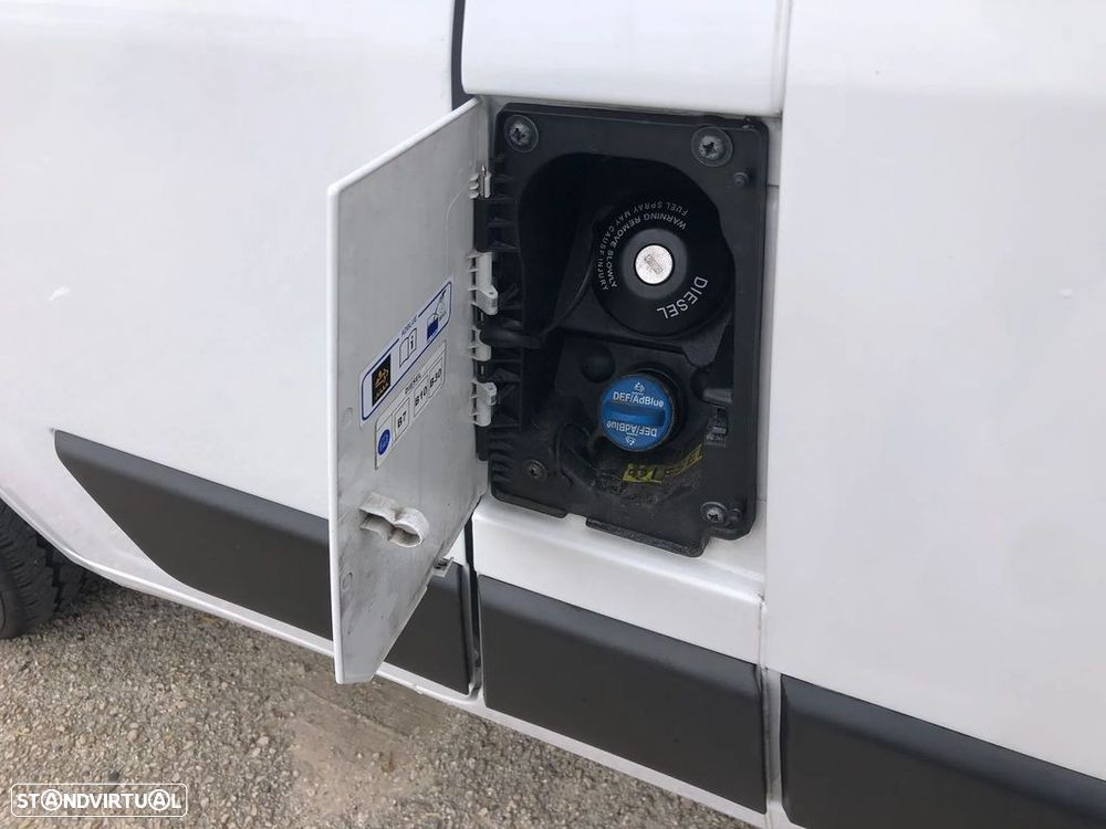 Peugeot Boxer 2.2 BlueHDi L2H2 Premium 140cv IVA / GARANTIA MARCA - 16