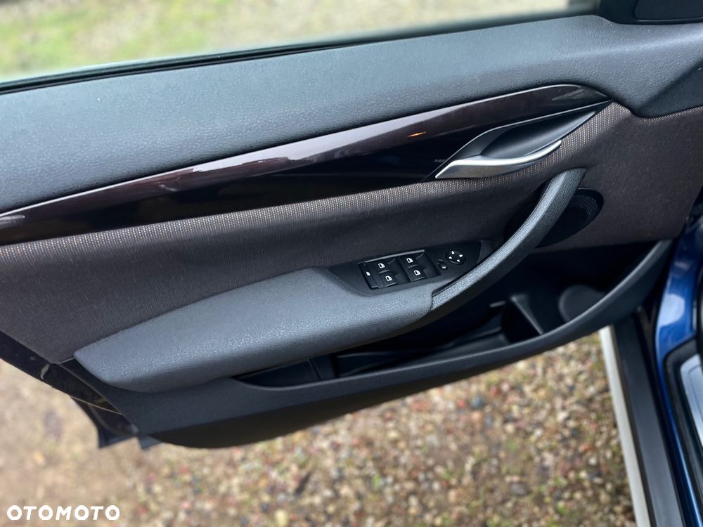 BMW X1 sDrive18d xLine - 29