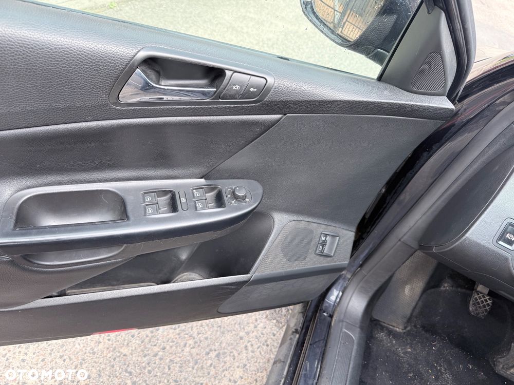 Volkswagen Passat 2.0 TDI Highline - 12