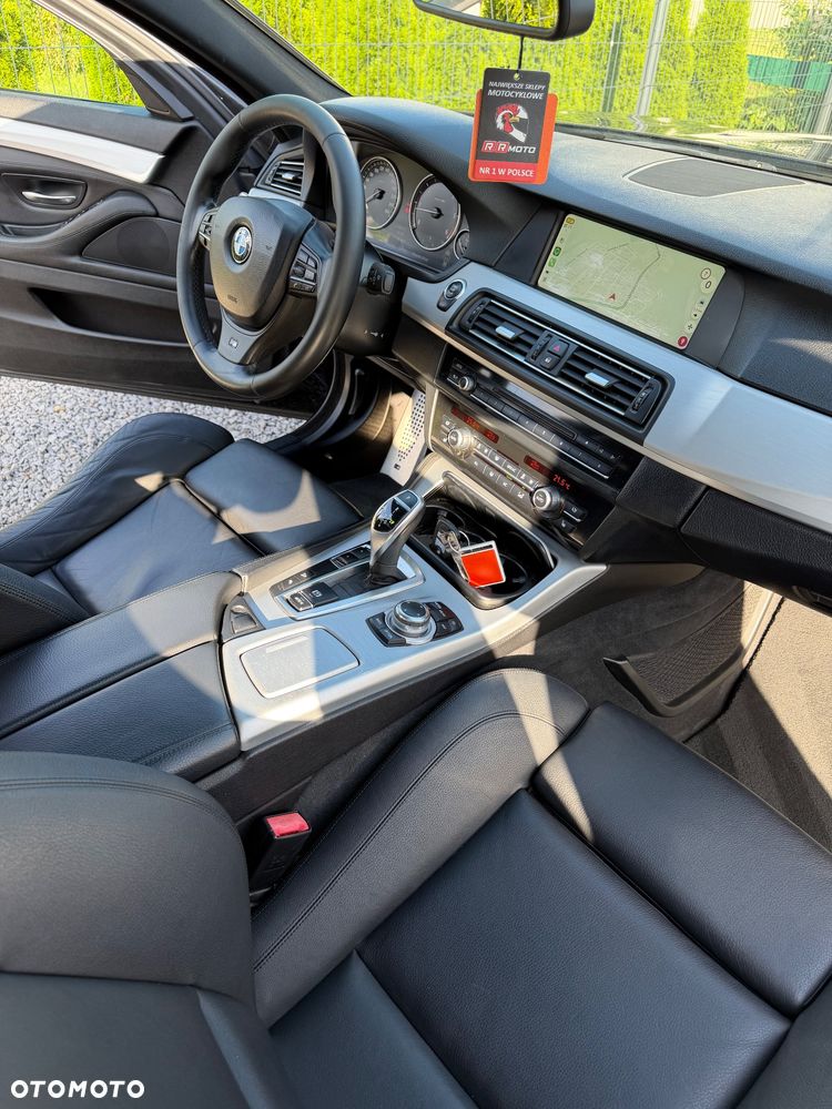 BMW Seria 5 525d xDrive - 17