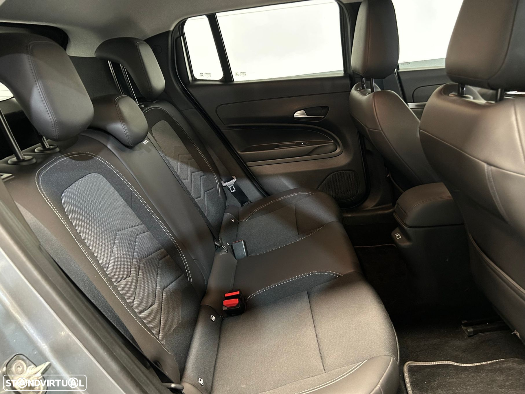 Jeep Avenger 1.2 GSE T3 Longitude - 18