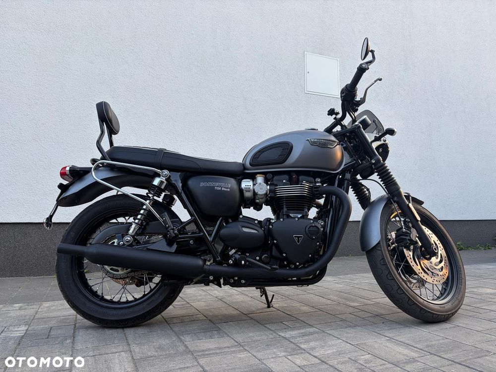 Triumph Bonneville - 25