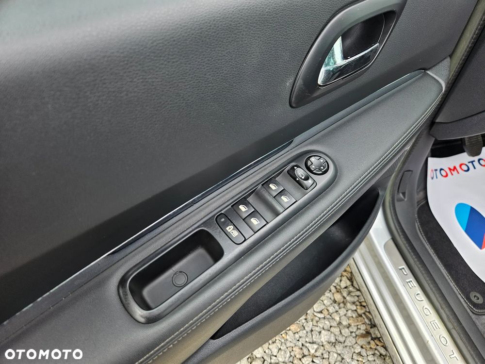 Peugeot 3008 2.0 HDi Premium+ - 22
