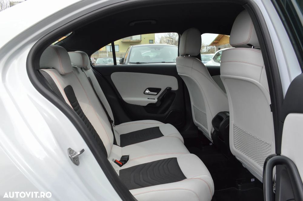 Mercedes-Benz A 180 d 7G-DCT Progressive - 25