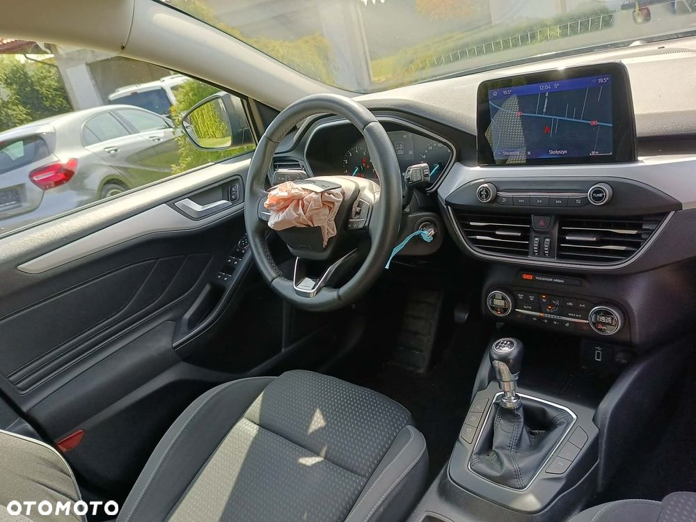 Ford Focus 1.0 EcoBoost Titanium - 16