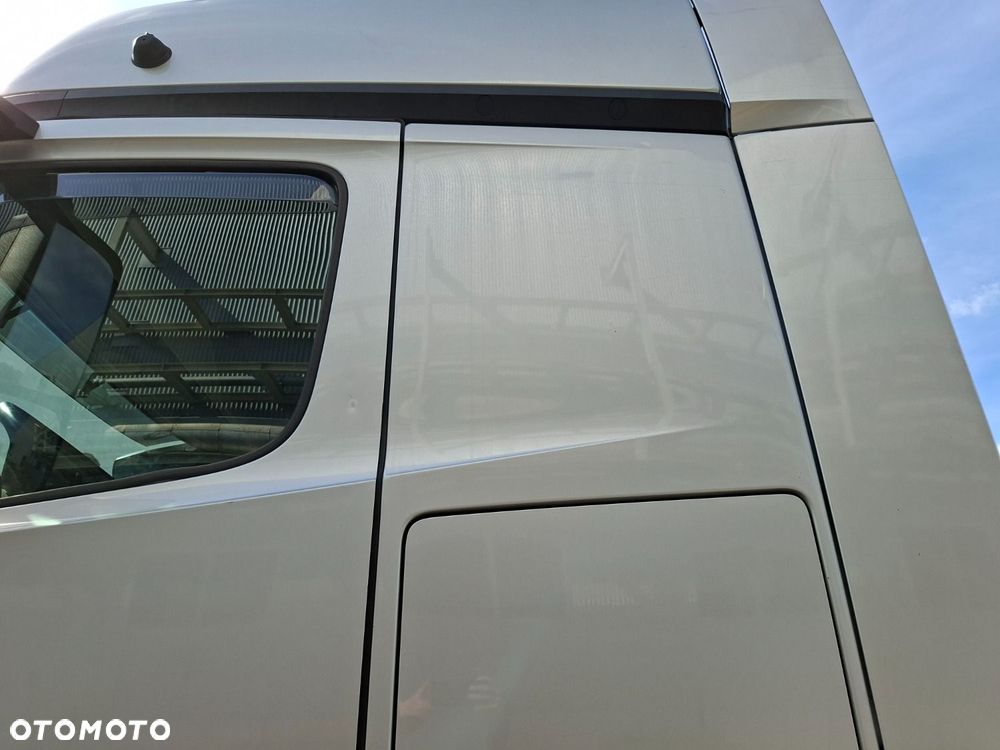 Versalift Actros 1845 - 37