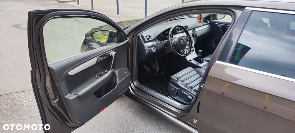 Volkswagen Passat Variant 2.0 TDI BlueMotion Technology Highline - 9