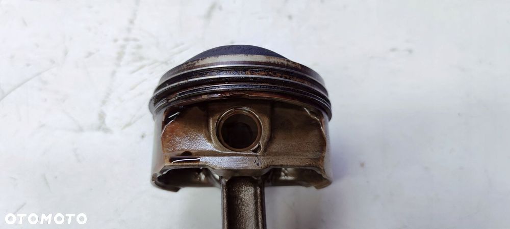TŁOK + KORBOWÓD AUDI 3.2 FSI AUK BKH 06EA 84L108 - 6
