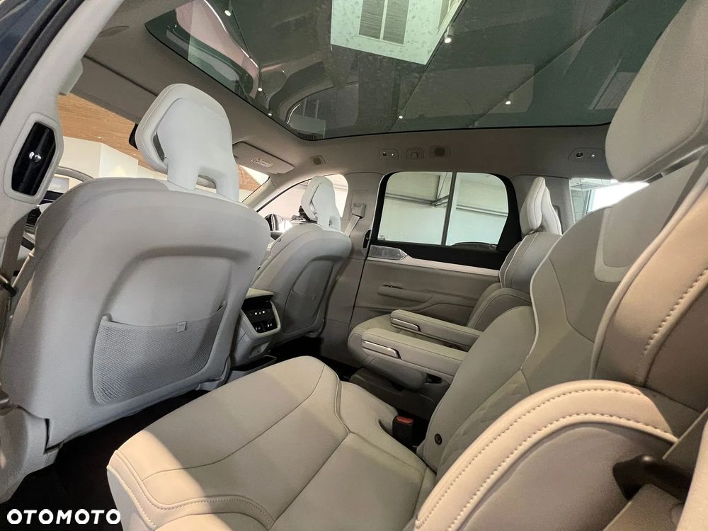Volvo EX90 - 3