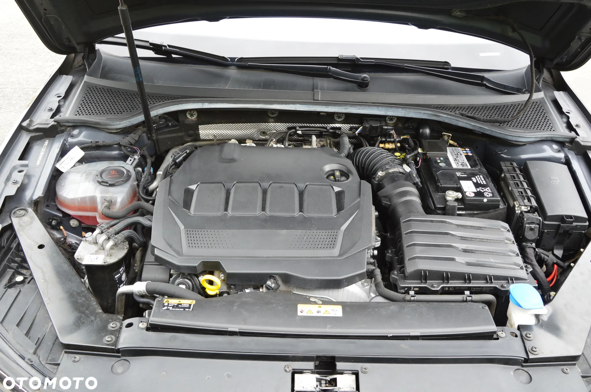 Volkswagen Passat Variant 2.0 TDI (BlueMotion Technology) Highline - 16