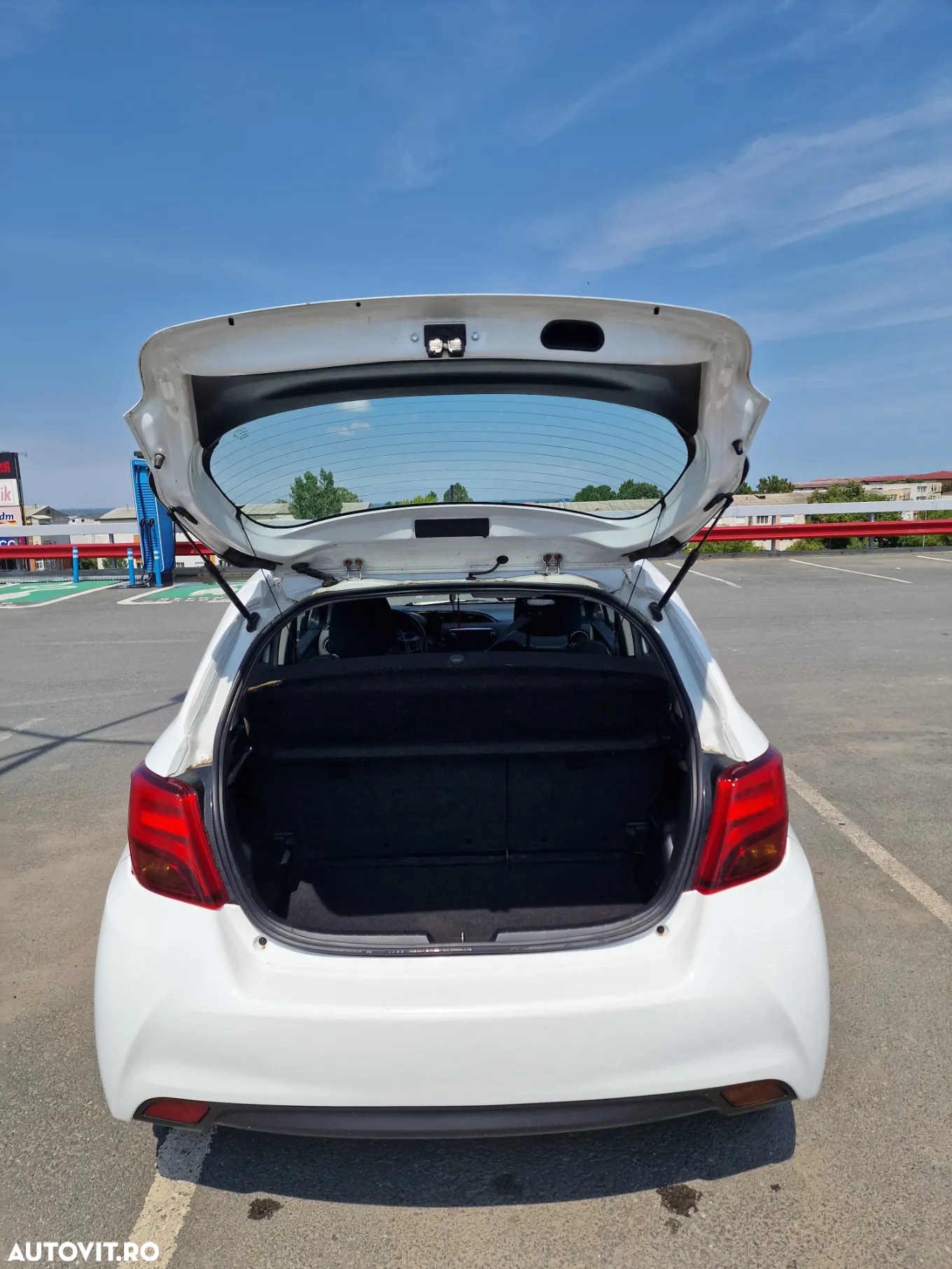 Toyota Yaris 1.5 VVT-i HSD Terra - 24