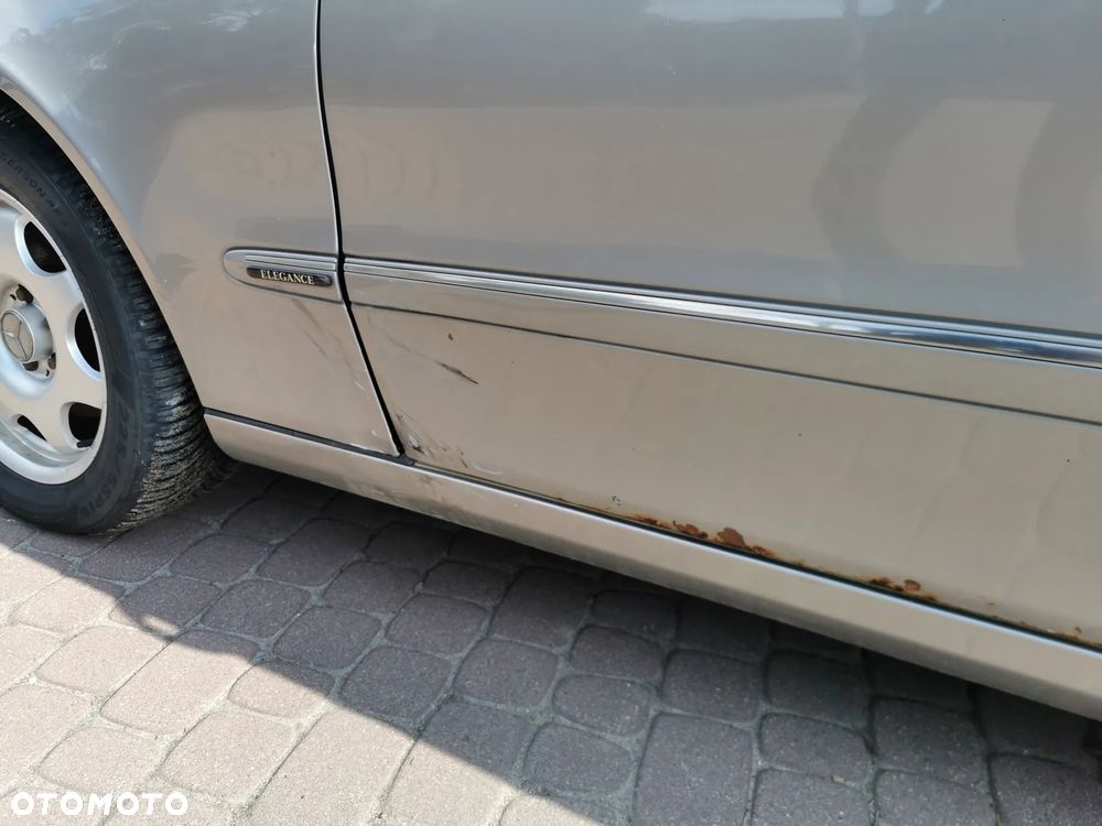 Mercedes-Benz Klasa E - 27