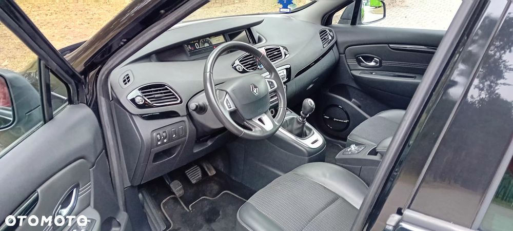 Renault Scenic dCi 130 FAP Bose Edition - 17