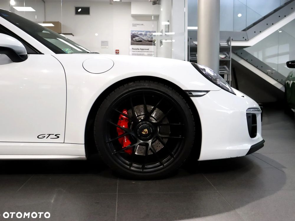 Porsche 911 Carrera 4 GTS PDK - 14
