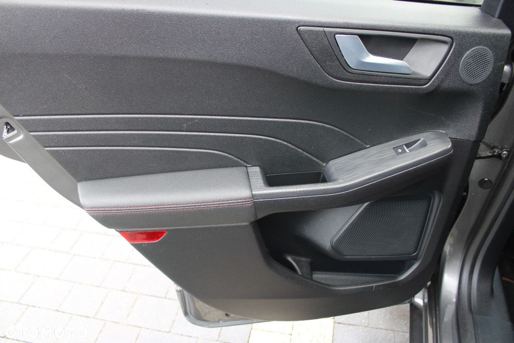 Ford Kuga - 24