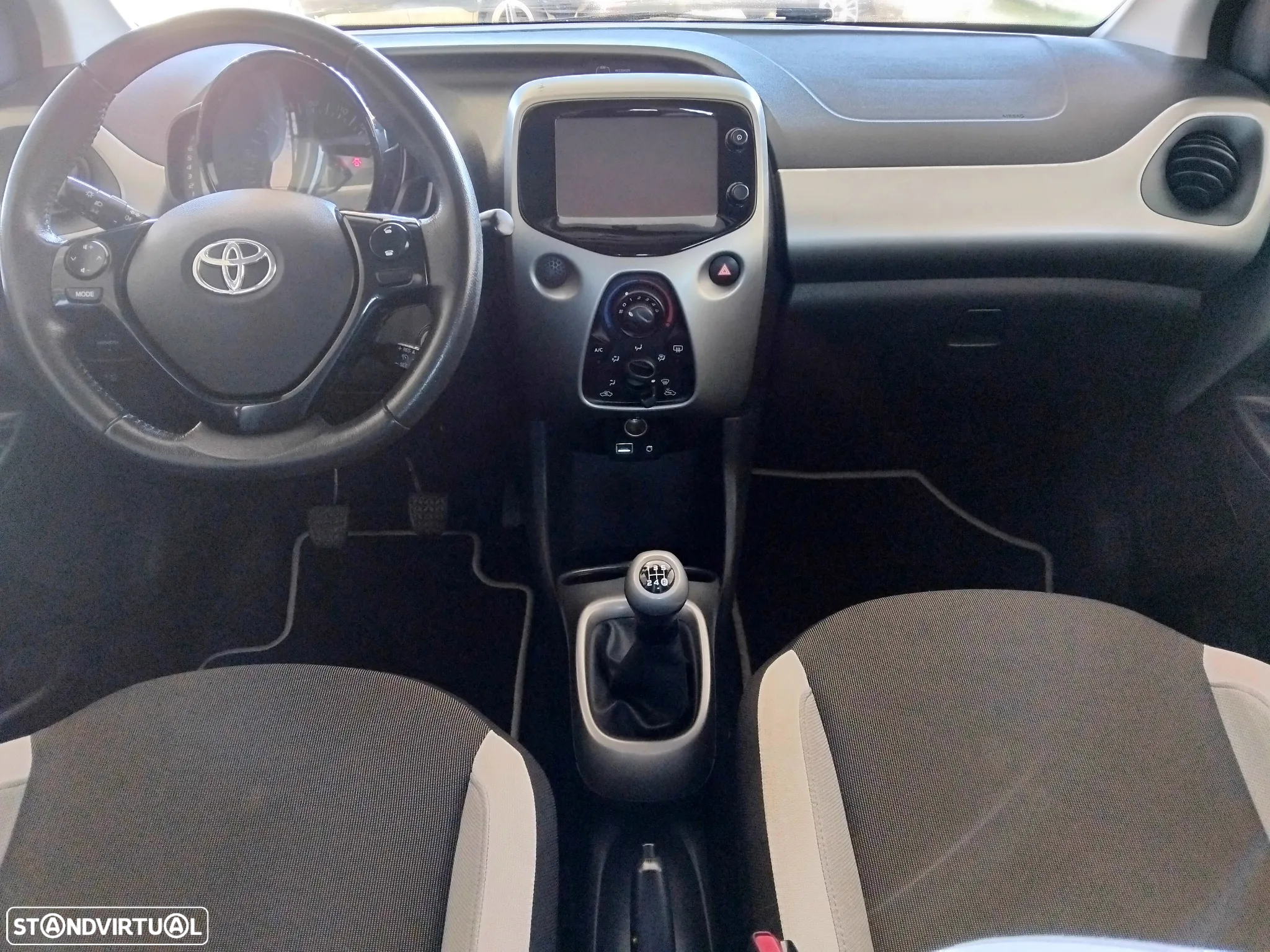 Toyota Aygo 1.0 X-Play - 4