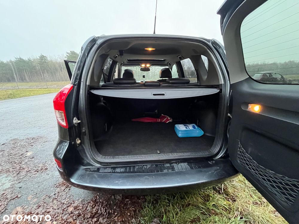 Toyota RAV4 - 13