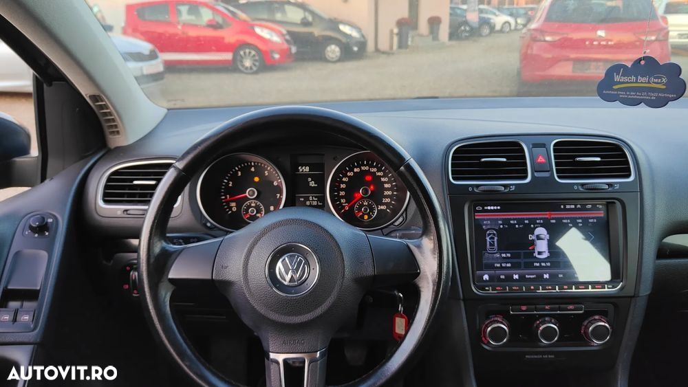 Volkswagen Golf - 10