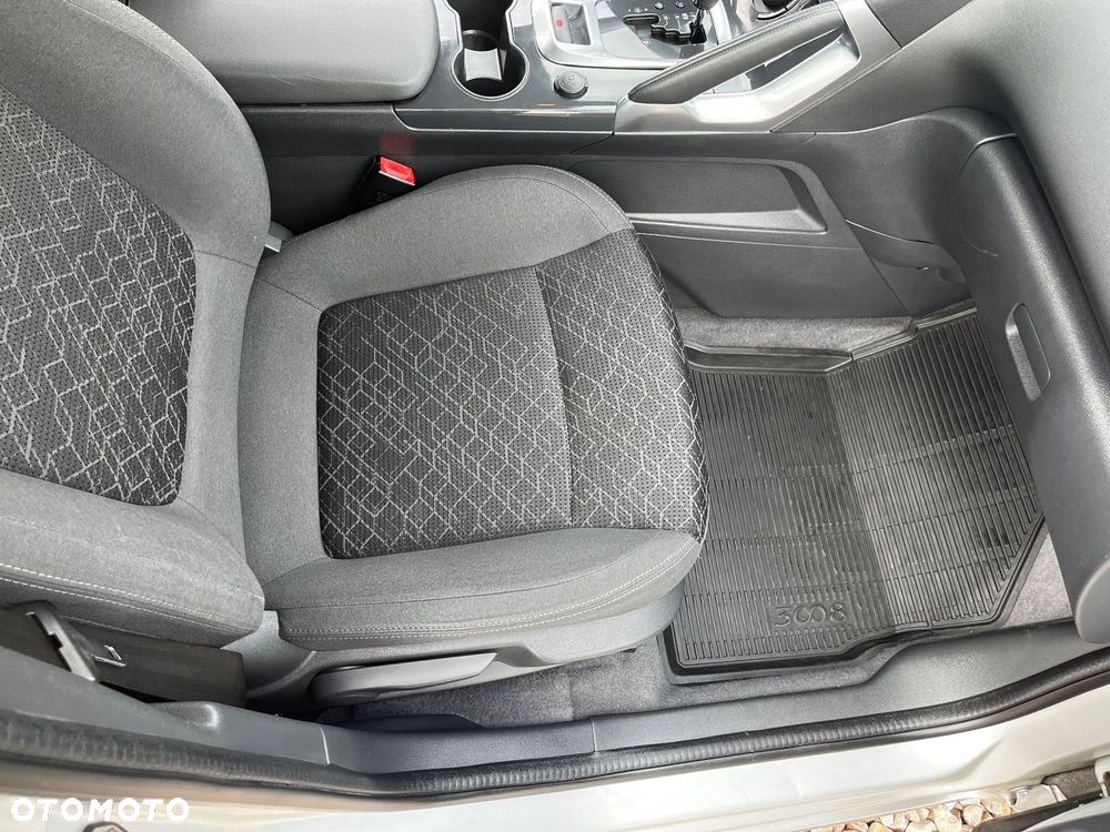Peugeot 3008 1.6 BlueHDi Allure S&S EAT6 - 29