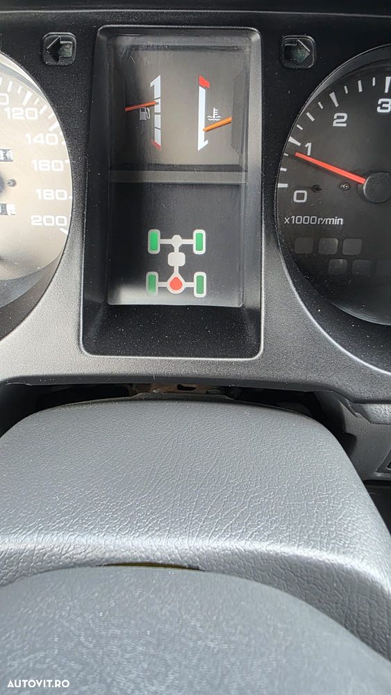 Mitsubishi Pajero - 9