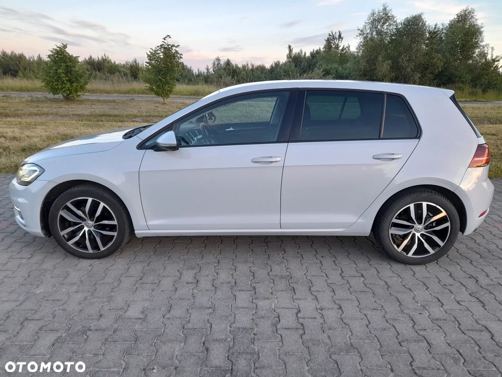 Volkswagen Golf - 6