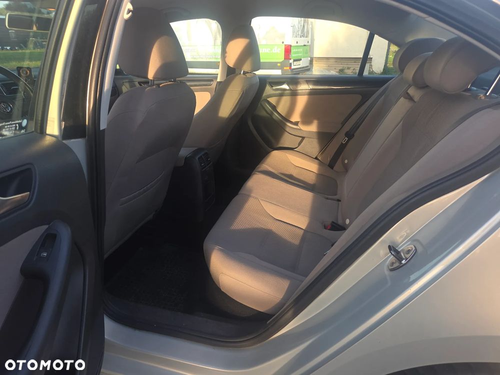 Volkswagen Jetta 1.6 TDI BMT Trendline - 6