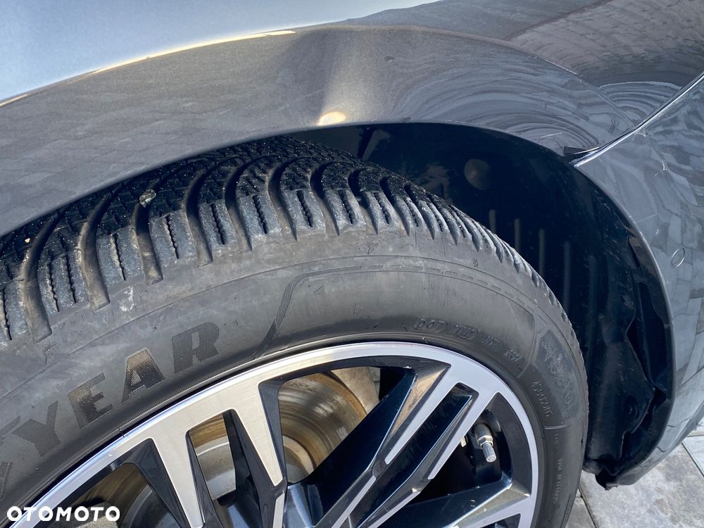 BMW Seria 5 520d xDrive - 12