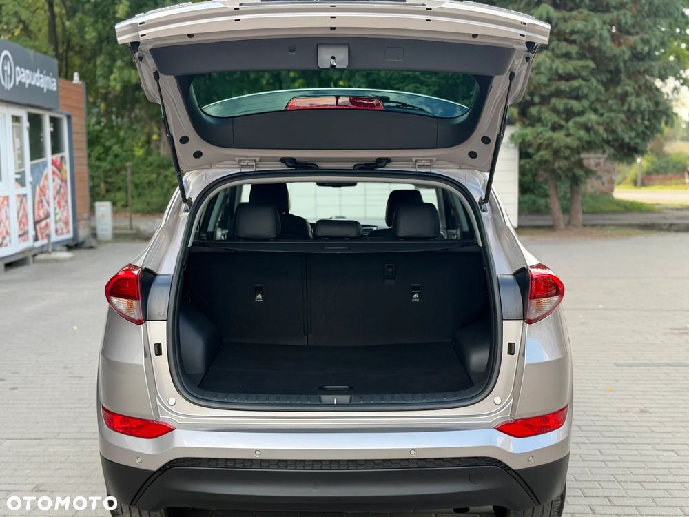 Hyundai Tucson 1.7 CRDI BlueDrive TourdePologne 2WD - 21
