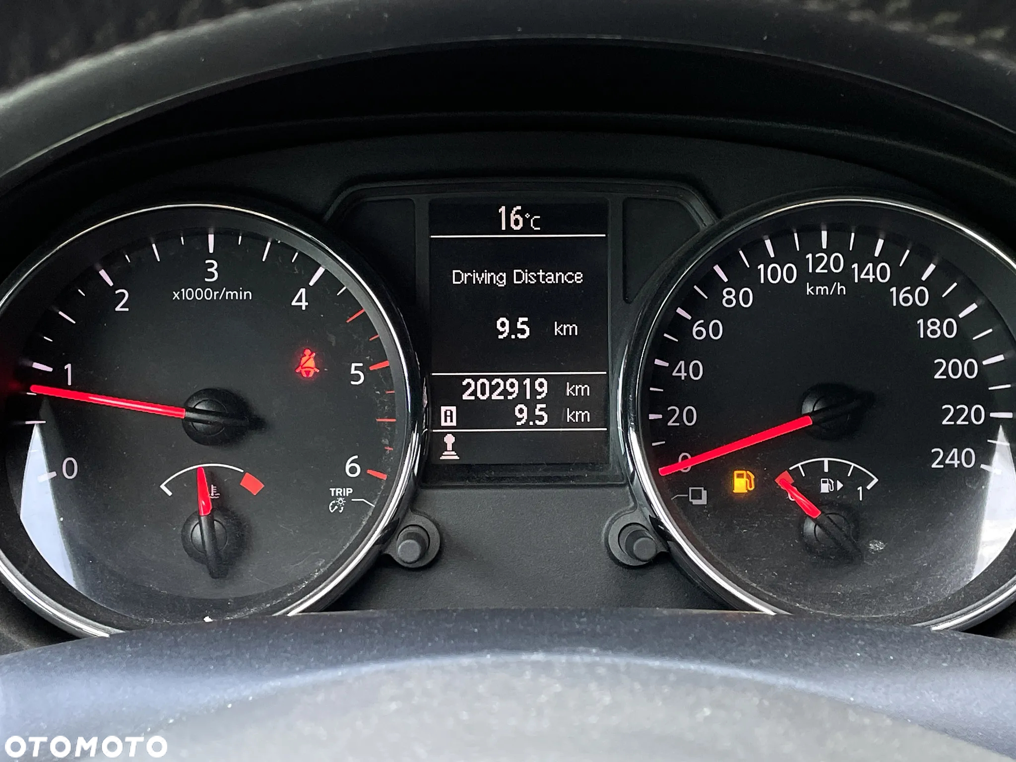 Nissan Qashqai 1.6 dCi DPF tekna - 27