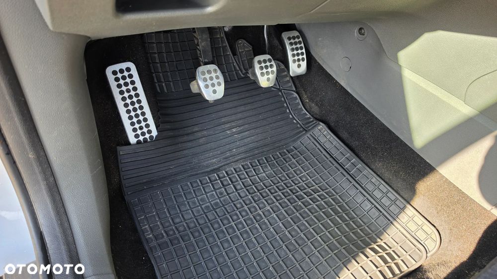 Ford Focus 1.6 Ambiente - 18