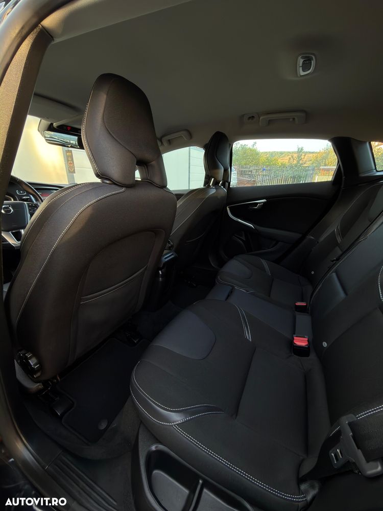Volvo V40 D4 VEA Aut. Momentum - 12