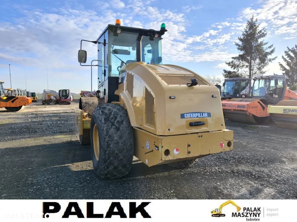 Caterpillar Walec drogowy  CAT CS 64 B , METAL-GUMA  ,2018 rok - 4