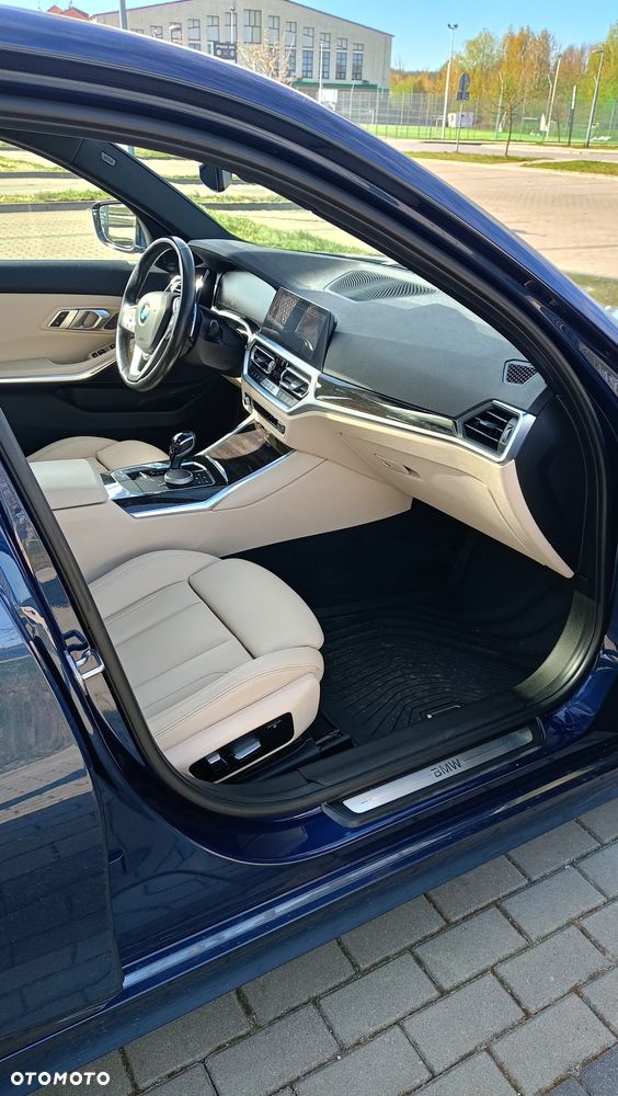 BMW Seria 3 330i xDrive - 11