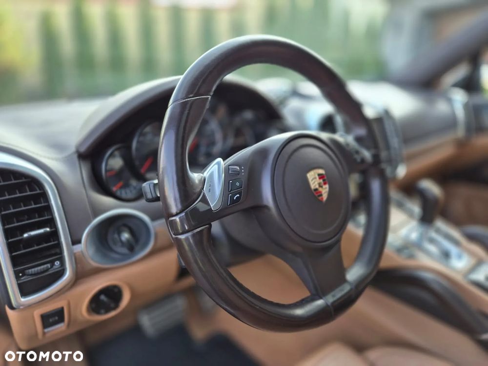 Porsche Cayenne - 15