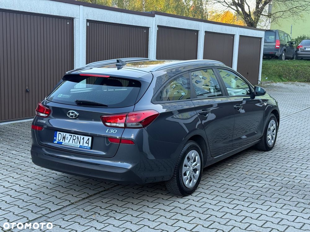 Hyundai i30 1.5 DPI Classic + - 3